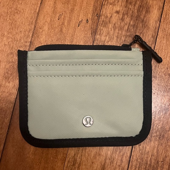 lululemon athletica Handbags - Small card holder